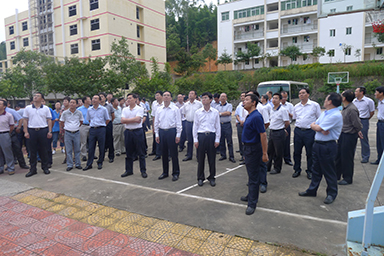 南平市市委書記裴金佳、市長林寶金率市委市政府全部領(lǐng)導(dǎo)及各市縣主要領(lǐng)導(dǎo)一行蒞臨我公司視察指導(dǎo)